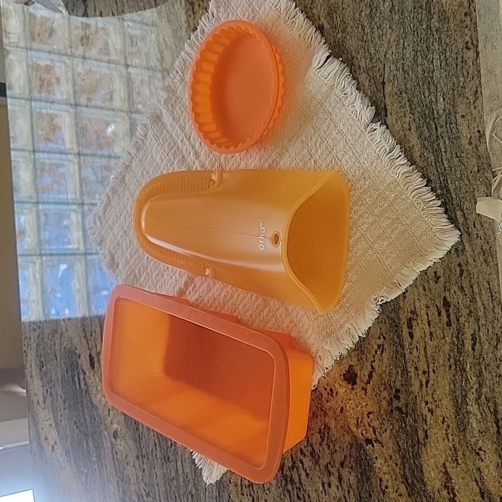 Le creuset and Mastrad  Orka set of 3 items